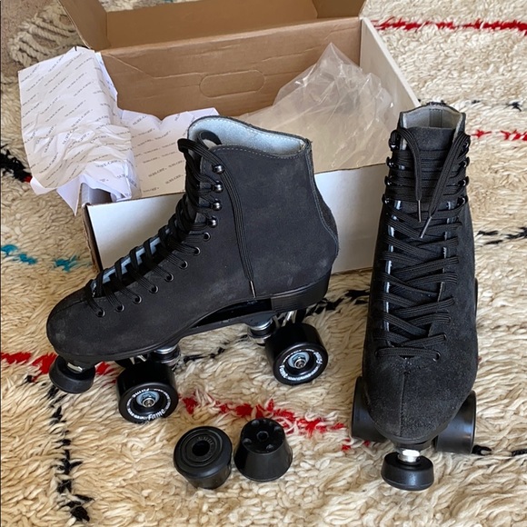 SOLD🖤🦄 - Picture 2 of 8